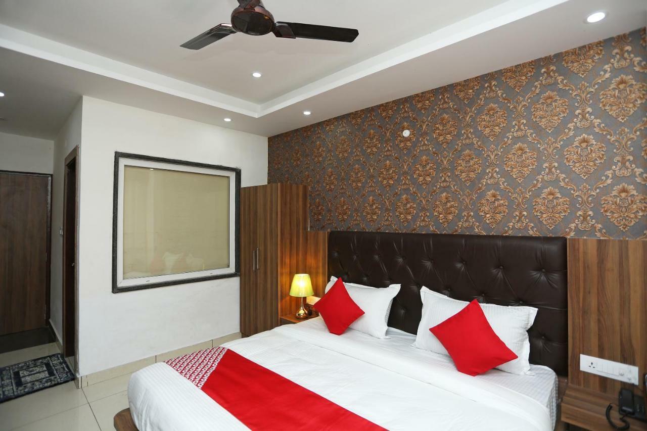 فندق ماكليود غانجفي  Oyo 35917 Vatika Heights المظهر الخارجي الصورة