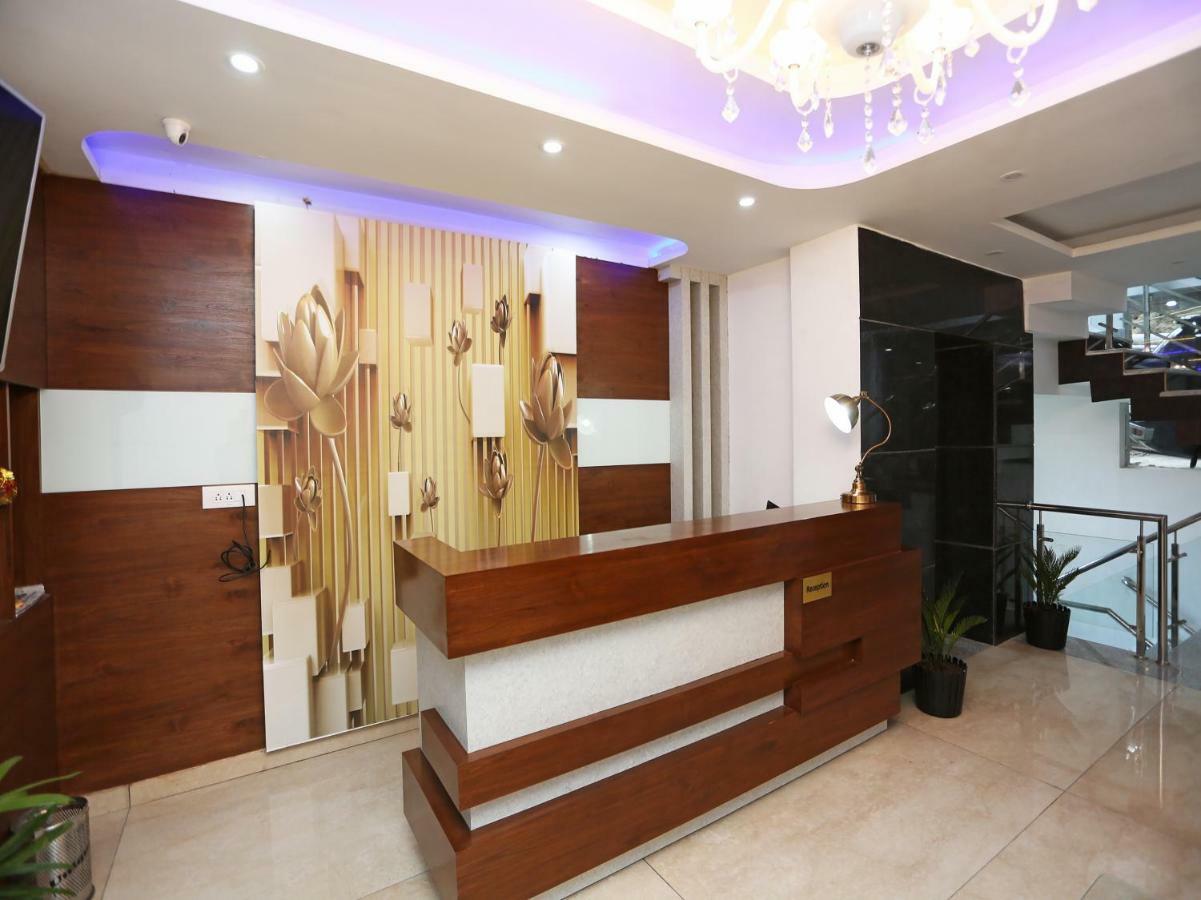 فندق ماكليود غانجفي  Oyo 35917 Vatika Heights المظهر الخارجي الصورة